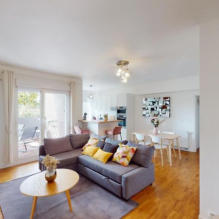 Live Like A Local Stylish 2Br With Balcony & Parking Apartment Saint-Denis  Luaran gambar