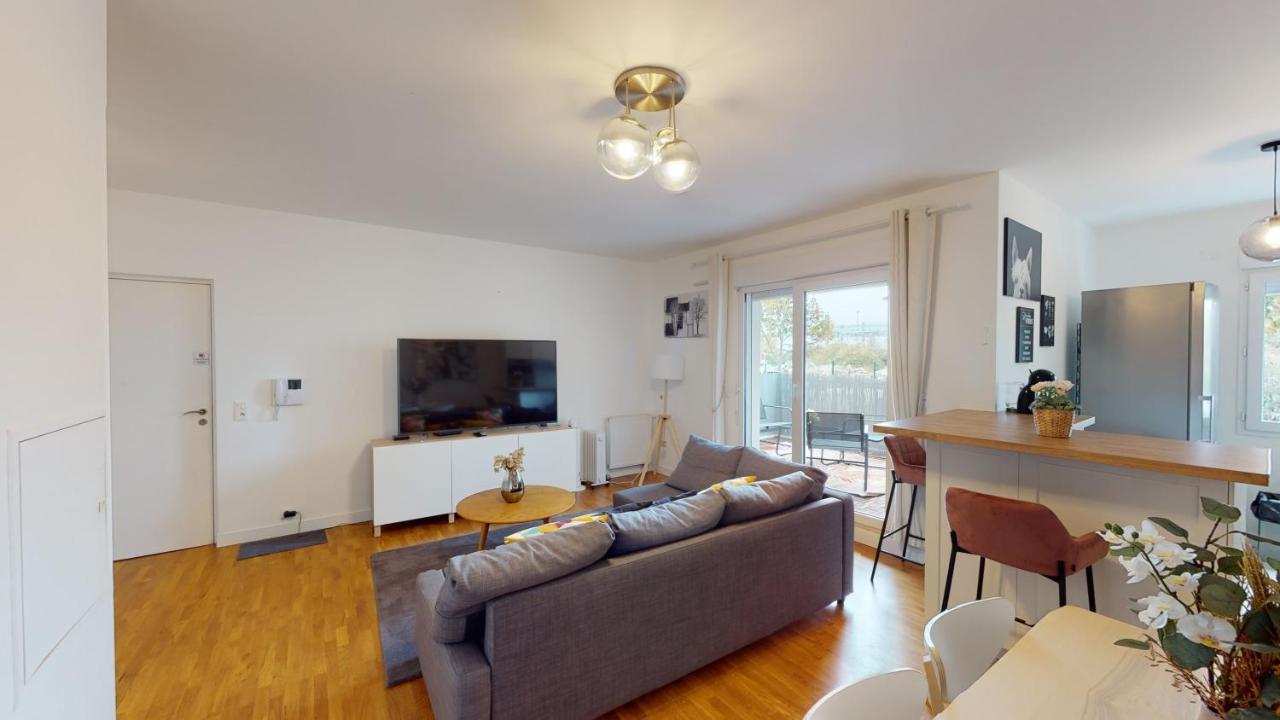 Live Like A Local Stylish 2Br With Balcony & Parking Apartment Saint-Denis  Luaran gambar