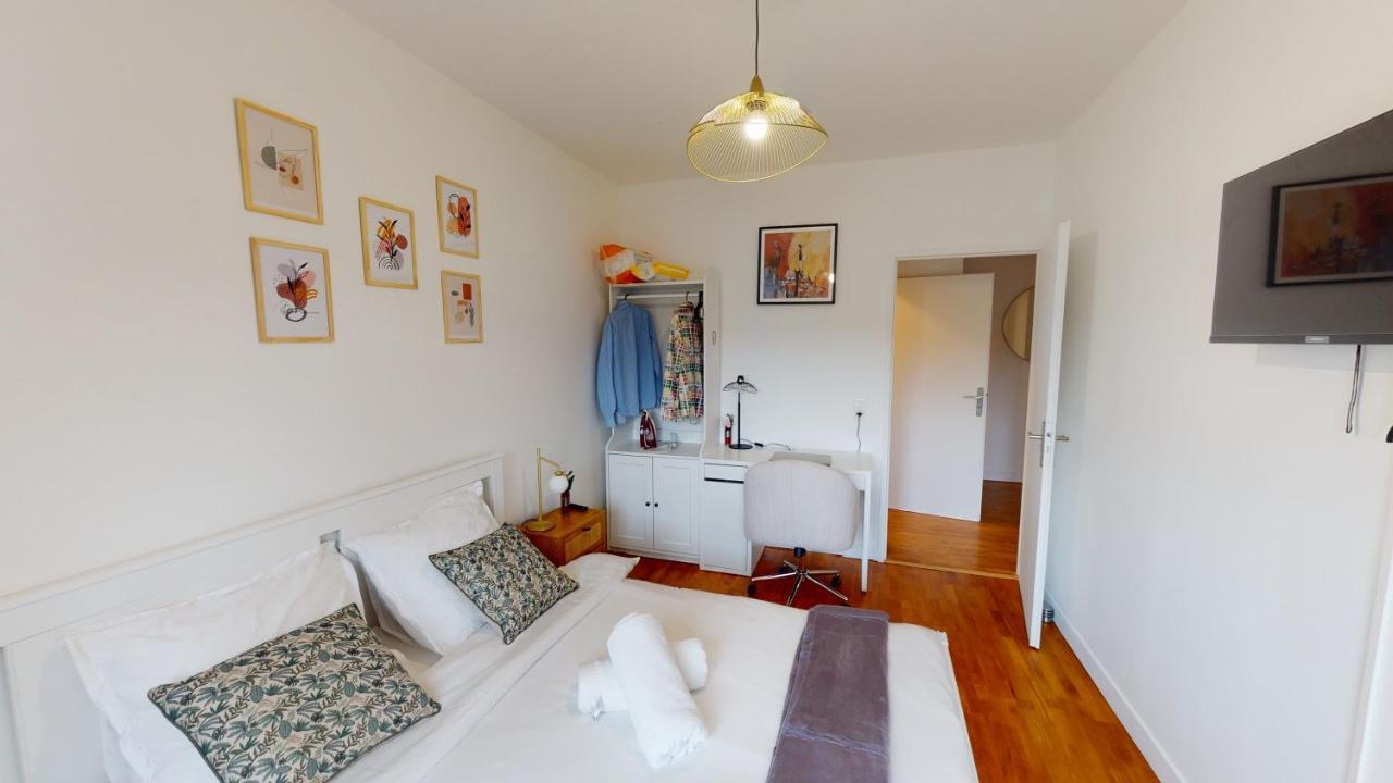 Live Like A Local Stylish 2Br With Balcony & Parking Apartment Saint-Denis  Luaran gambar