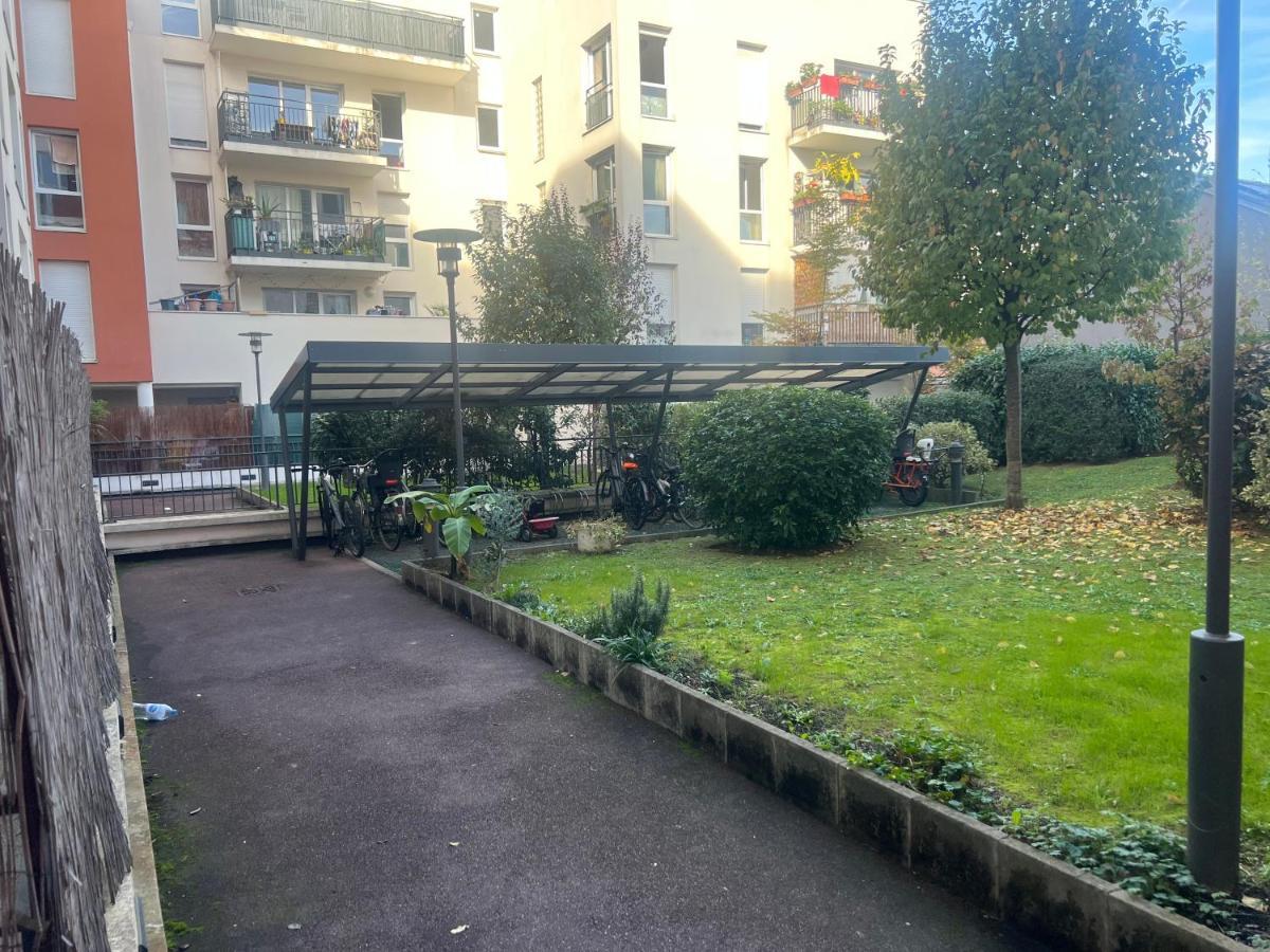 Live Like A Local Stylish 2Br With Balcony & Parking Apartment Saint-Denis  Luaran gambar