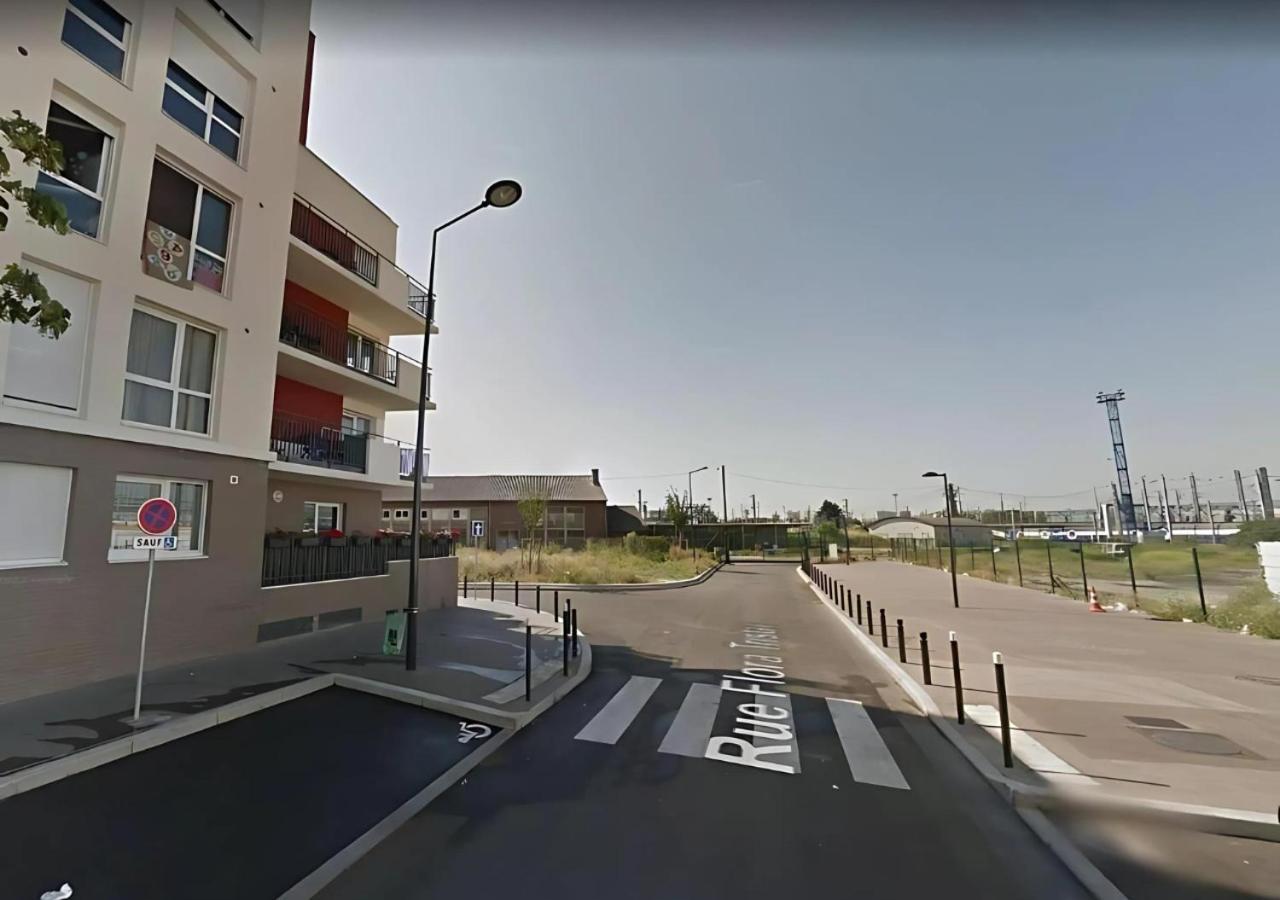 Live Like A Local Stylish 2Br With Balcony & Parking Apartment Saint-Denis  Luaran gambar